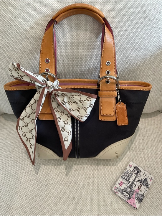 Coach Handbags - COACH Vintage Small Soho Tote Bag